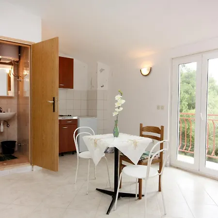 And By The Sea Sobra, Mljet - 4888 Собра