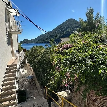 And By The Sea Sobra, Mljet - 4888 Гостевой дом