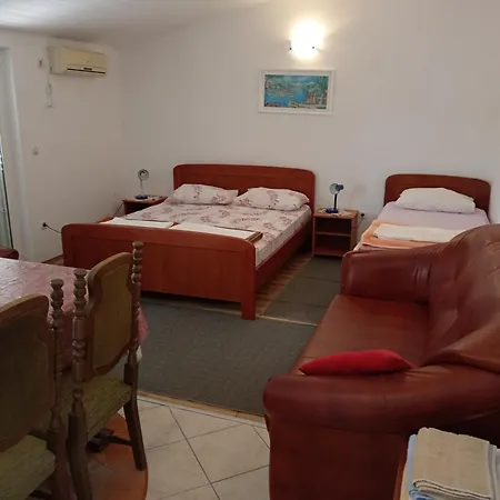And With Hot Tub Sobra, Mljet - 4888 בית הארחה